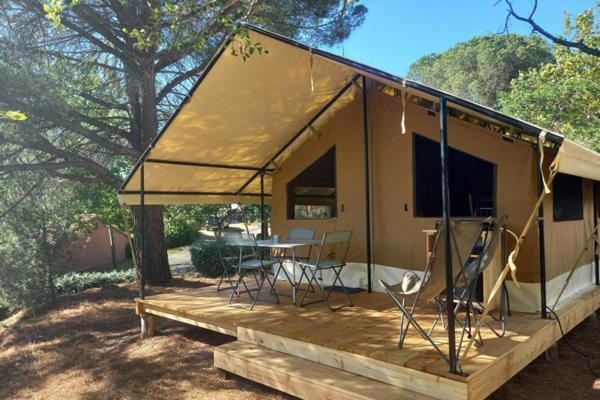 Onlycamp Le Pont Romain Yvré-lʼÉvêque Dış mekan fotoğraf